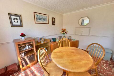 Dining room.jpg