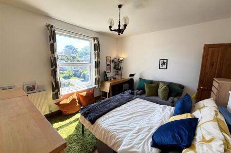 Bedroom One.jpg