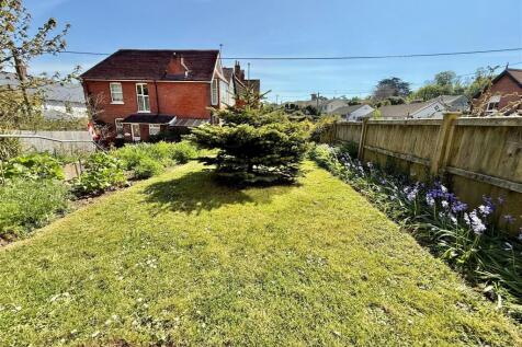 Front Garden 2.jpg
