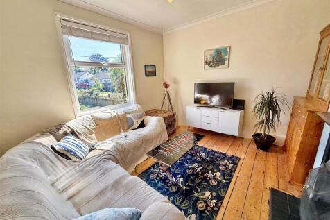 Living Room.jpg