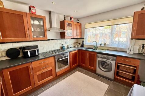 Kitchen 1.jpg