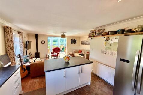 Kitchen One.jpg