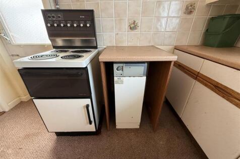 Kitchen 2.jpg