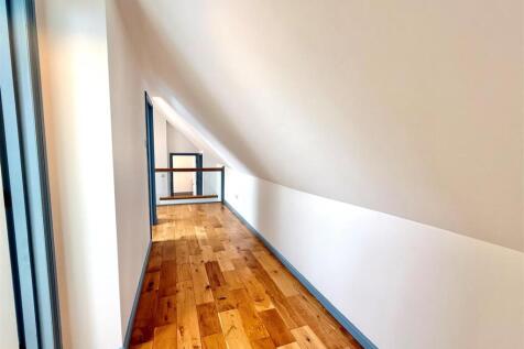 Landing to Stairs.jpg