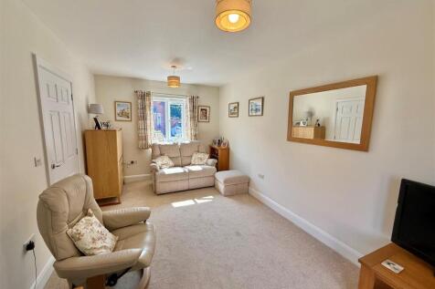 Living Room 3.jpg