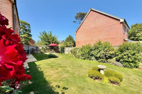 Rear Garden 5.jpg