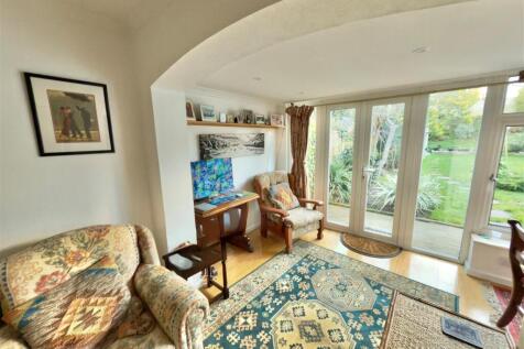 Patio Doors to Rear Garden.jpg