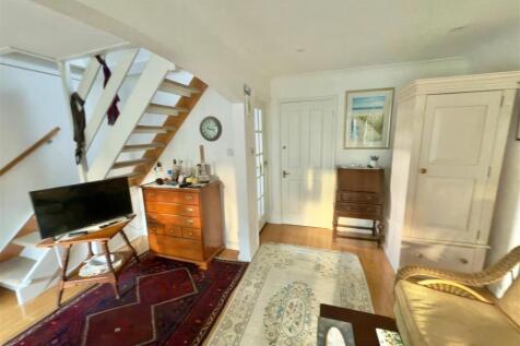 Living Room 2.jpg