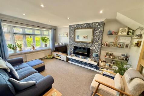 Living Room.jpg