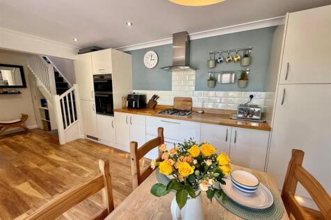 Kitchen Diner 2.jpg