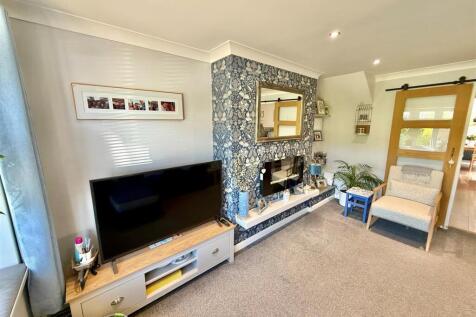 Living Room 2.jpg