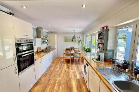 Kitchen Diner 3.jpg