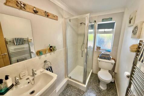 Shower Room.jpg