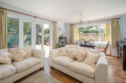 Down Cottage Lounge