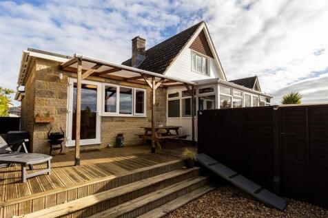 Rear Decked Area