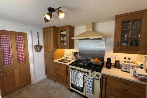 Kitchen 1.jpg