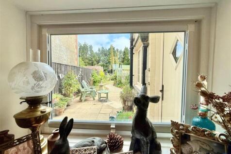 Dining Room to Rear Garden.jpg