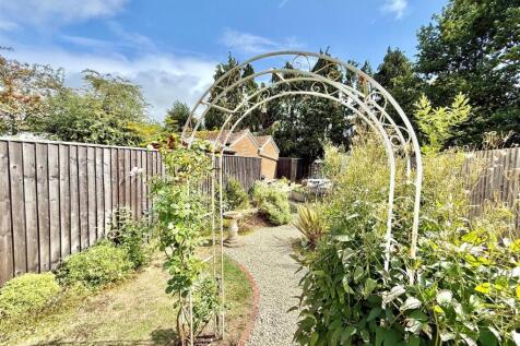 Rear Garden 5.jpg