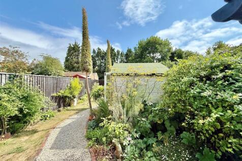 Summerhouse and Garden.jpg