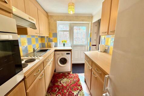 Kitchen 2.jpg