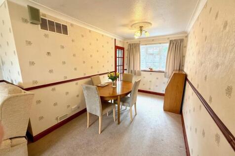 Dining Room Area.jpg