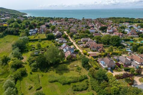 Local Path to Totland Bay Seafront