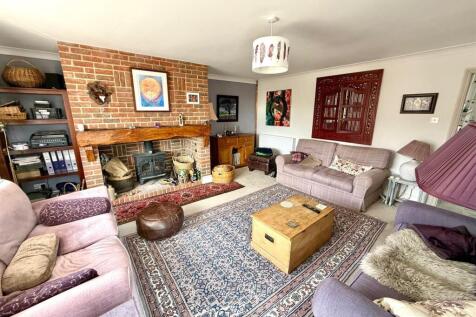 Living Room 1.jpg
