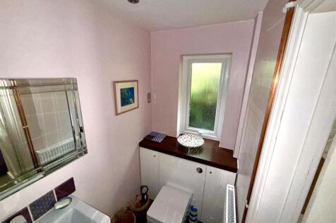 Ensuite Pic 1.jpg