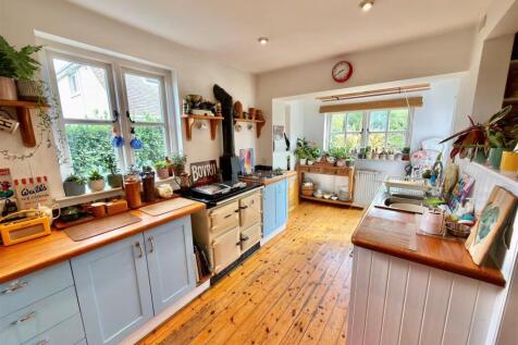 Kitchen 3.jpg