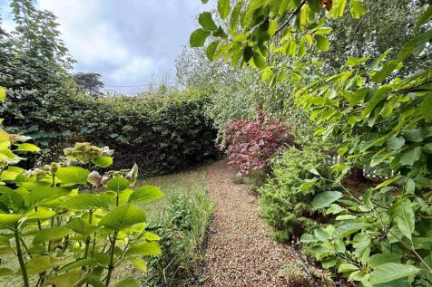 Front Garden 2.jpg