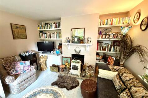 Living Room 1.jpg