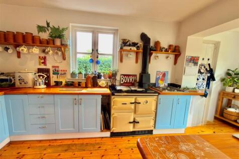 Kitchen 1.jpg