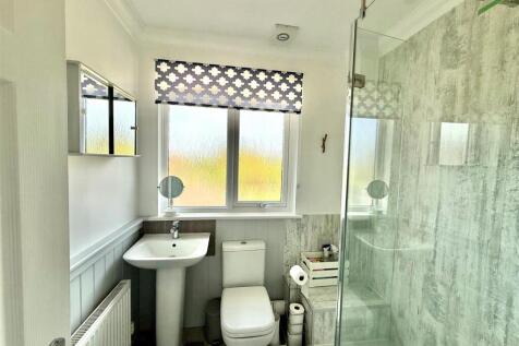Shower Room.jpg