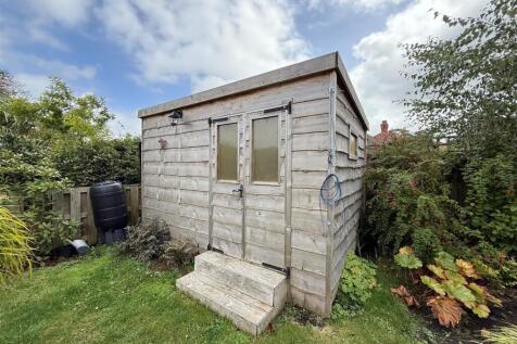 Shed.jpg