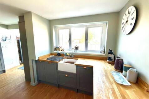 Kitchen 3.jpg