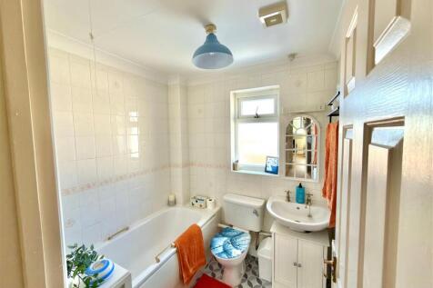 Bathroom.jpg