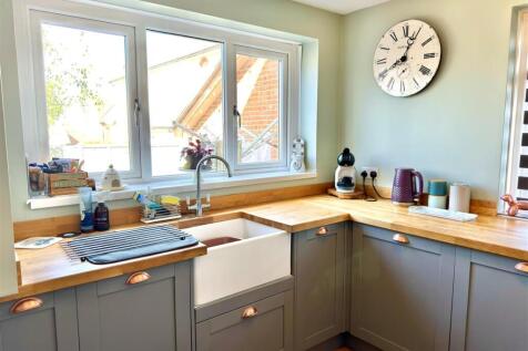 Kitchen 4.jpg