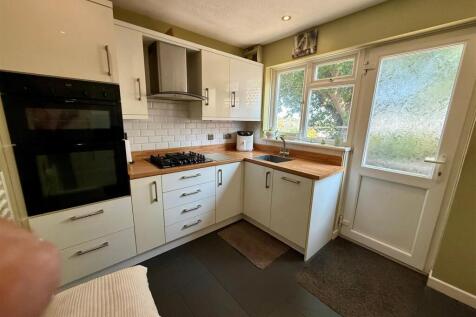 Kitchen 1.jpg