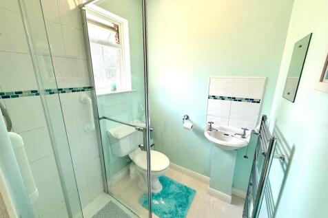 Shower Room.jpg