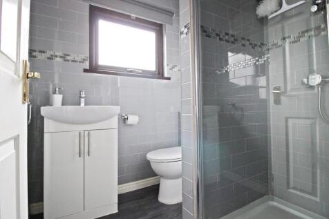 1st floor Shower Room