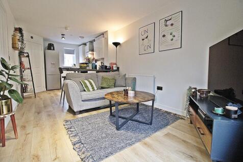 Lounge/Kitchen