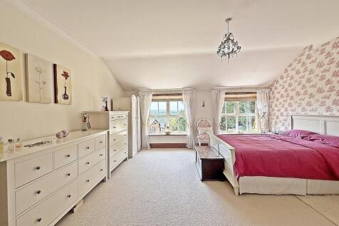 Master Suite with En-suite.