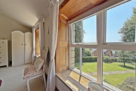 Master Suite with En-suite.
