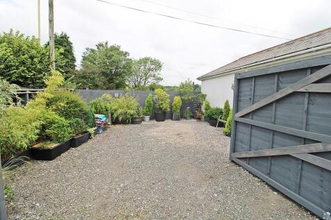 Parking/Garden