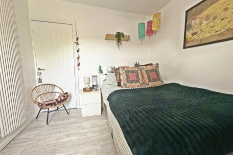 Sitting Room / Bedroom 4