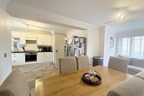 Open Plan Kitchen/Diner/Living Room