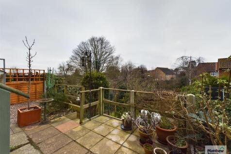 CAM01235G0-PR0020-STILL007.jpg