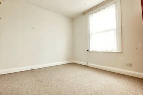 bedroomone.jpg