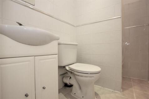 Bathroom.JPG
