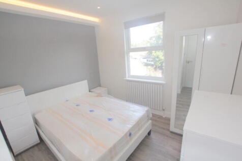 bedroom one.JPG